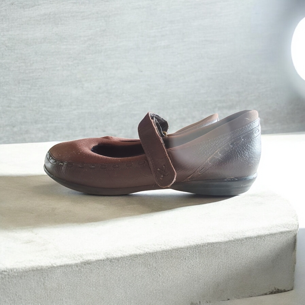 Aetrex By Berries Size 11 Womens Elegant Mary Jane w/velcro Strap brown shoes